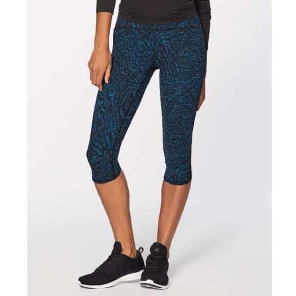 Lululemon Train Times Crop (17") Pulse Capri Black Size 4 - Picture 1 of 10